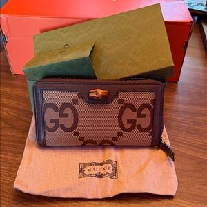 Gucci Diana Jumbo GG long Wallet.